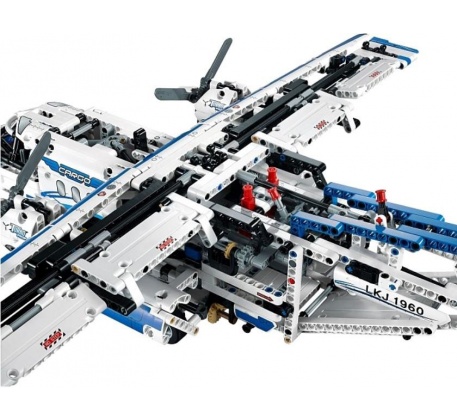 Конструктор LEGO Technic Грузовой самолет 42025 фото 1